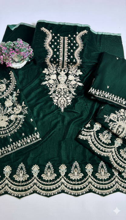 Luxury Navy Blue Velvet 3-Piece Suit | Handcrafted Zari Embroidery | Premium Winter Collection 2025